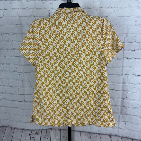Modcloth Yellow and White Daisy Floral Print Button Up Shirt Size Small - Picture 5 of 7